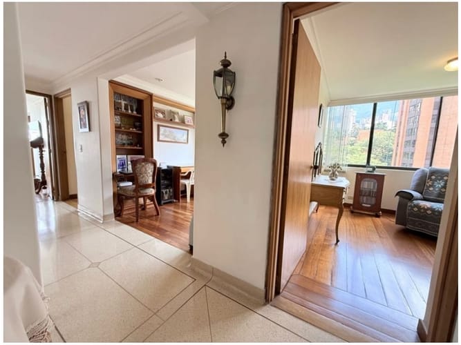 Apartamento de 3 alcobas en venta en El Poblado, Medellín, 162 m² · foto 18 de 24