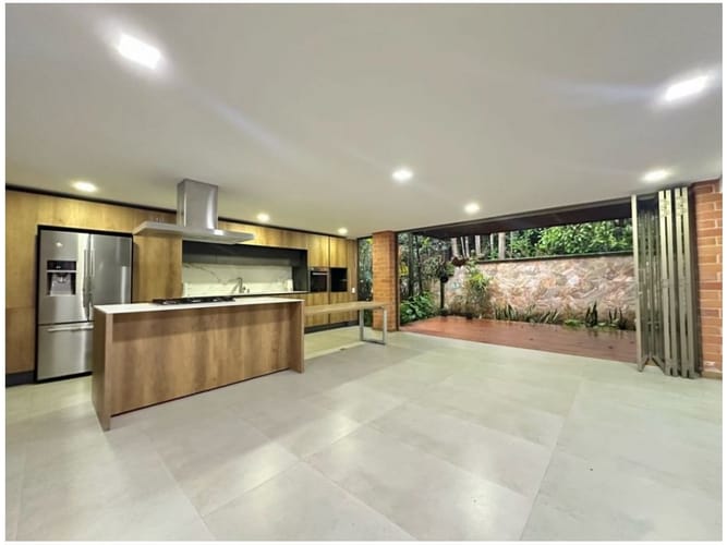 Casa de 4 alcobas en venta en La Sebastiana, Envigado, 241 m² · foto 5 de 22
