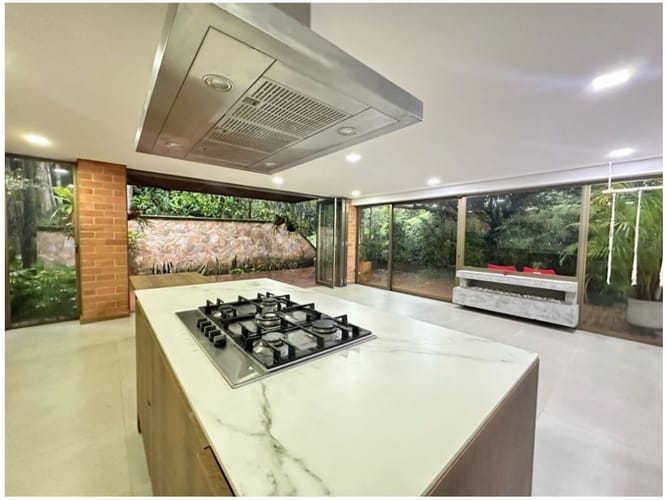 Casa de 4 alcobas en venta en La Sebastiana, Envigado, 241 m² · foto 7 de 22