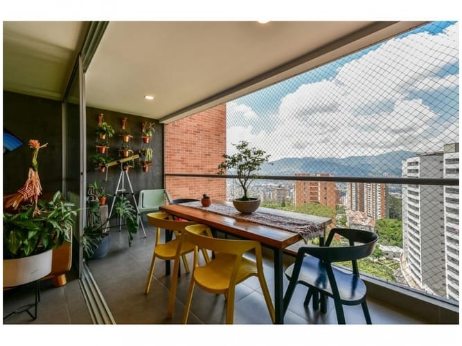 Apartamento de 3 alcobas en venta en Loma Del Esmeraldal, Medellín, 110 m² · foto 4 de 18