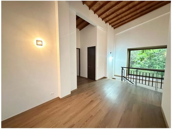 Casa de 4 alcobas en venta en La Sebastiana, Envigado, 241 m² · foto 12 de 22