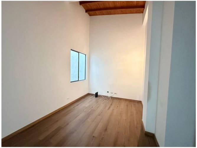 Casa de 4 alcobas en venta en La Sebastiana, Envigado, 241 m² · foto 13 de 22
