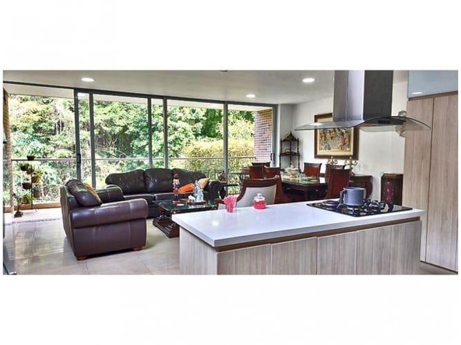 Casa de 3 alcobas en venta en Montessori, Medellín, 285 m² · foto 4 de 17