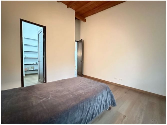 Casa de 4 alcobas en venta en La Sebastiana, Envigado, 241 m² · foto 16 de 22