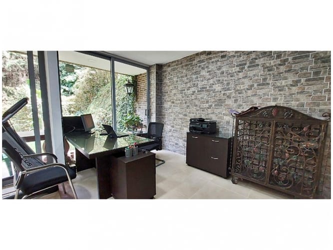 Casa de 3 alcobas en venta en Montessori, Medellín, 285 m² · foto 7 de 17
