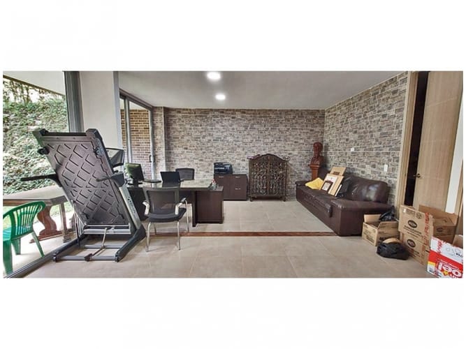 Casa de 3 alcobas en venta en Montessori, Medellín, 285 m² · foto 8 de 17