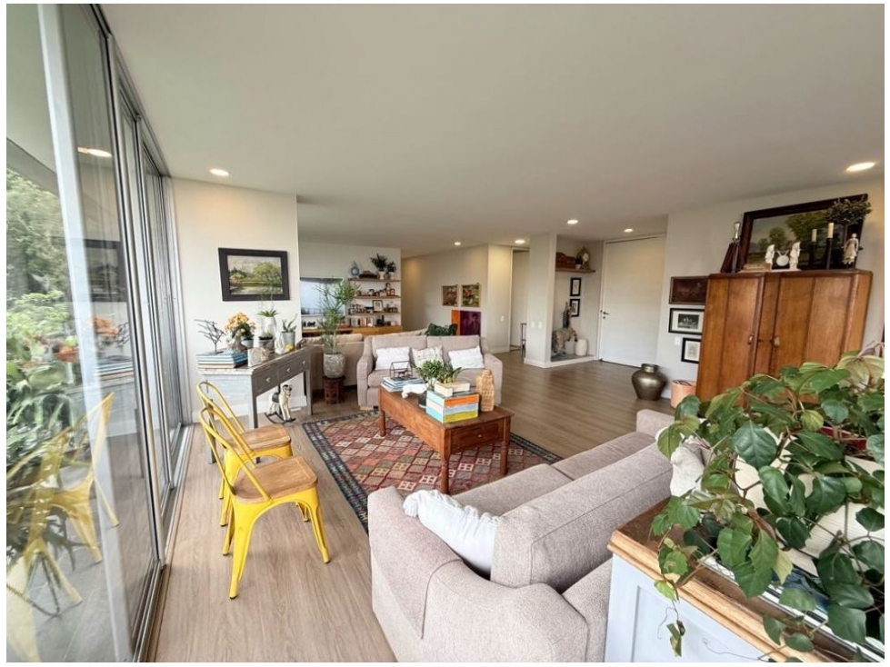 Apartamento en venta en Montessori, Medellín · foto 2 de 24