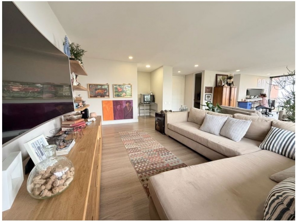 Apartamento en venta en Montessori, Medellín · foto 3 de 24