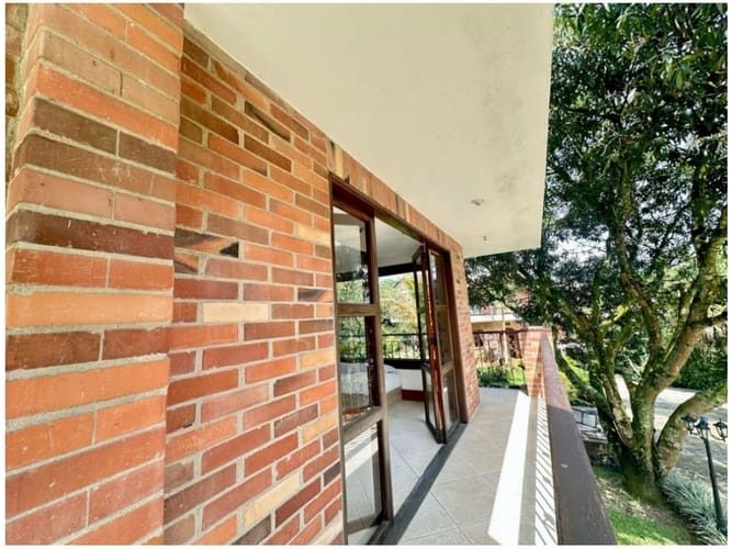 Casa de 3 alcobas en venta en Alto De Las Flores, Sabaneta, 362 m² · foto 5 de 24