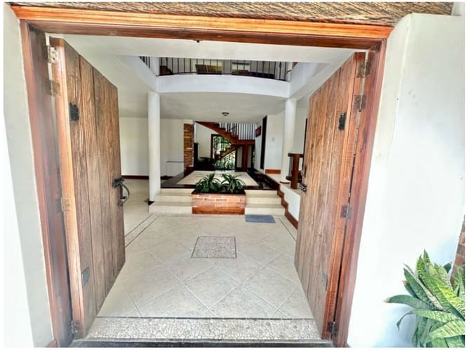 Casa de 3 alcobas en venta en Alto De Las Flores, Sabaneta, 362 m² · foto 6 de 24