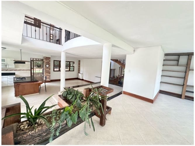 Casa de 3 alcobas en venta en Alto De Las Flores, Sabaneta, 362 m² · foto 7 de 24