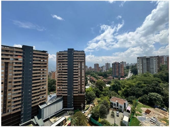 Apartamento de 3 alcobas en venta en Cumbres, Envigado, 136 m² · foto 2 de 22