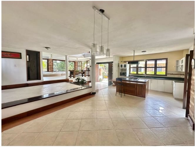 Casa de 3 alcobas en venta en Alto De Las Flores, Sabaneta, 362 m² · foto 10 de 24
