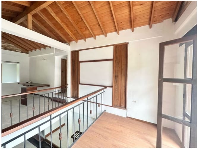 Casa de 3 alcobas en venta en Alto De Las Flores, Sabaneta, 362 m² · foto 16 de 24