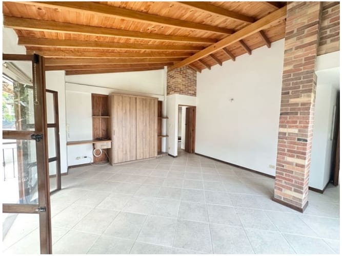 Casa de 3 alcobas en venta en Alto De Las Flores, Sabaneta, 362 m² · foto 17 de 24