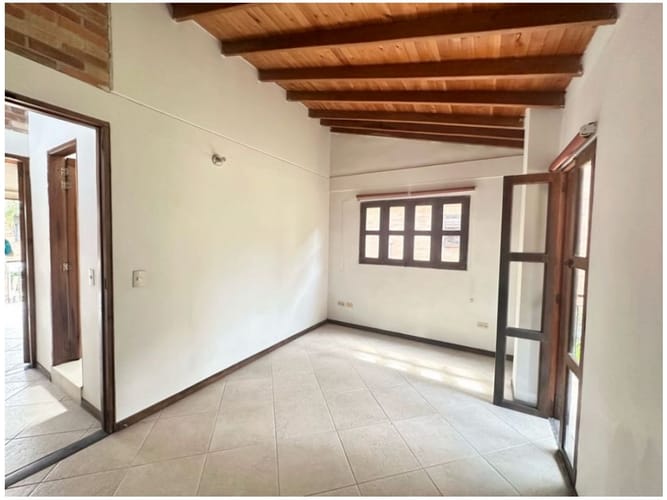 Casa de 3 alcobas en venta en Alto De Las Flores, Sabaneta, 362 m² · foto 22 de 24