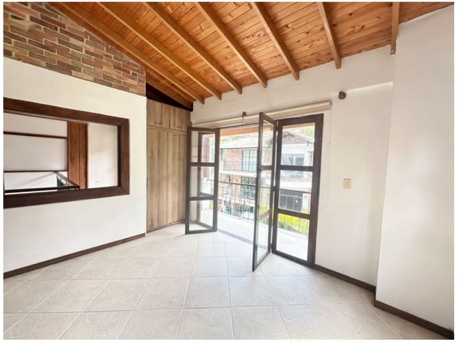 Casa de 3 alcobas en venta en Alto De Las Flores, Sabaneta, 362 m² · foto 24 de 24