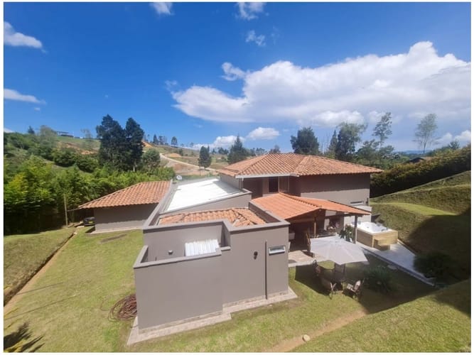 Apartamento de 3 alcobas en venta en El Porvenir, Rionegro, 430 m² · foto 2 de 20
