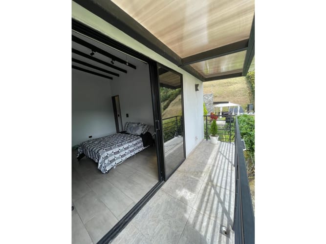 Casa de 4 alcobas en venta en Las Lomitas, Sabaneta, 315 m² · foto 3 de 24