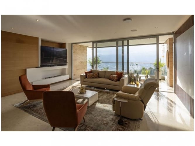 Apartamento de 3 alcobas en venta en Altos Del Poblado, Medellín, 298 m² · foto 3 de 24