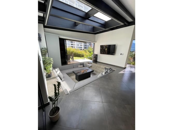 Casa de 4 alcobas en venta en Las Lomitas, Sabaneta, 315 m² · foto 17 de 24