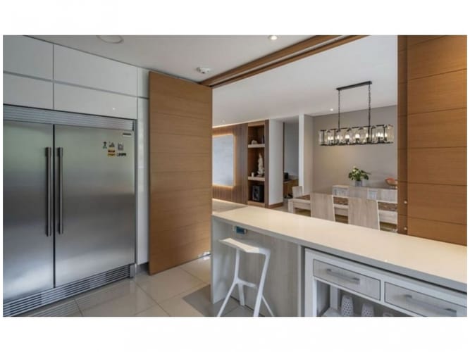 Apartamento de 3 alcobas en venta en Altos Del Poblado, Medellín, 298 m² · foto 18 de 24