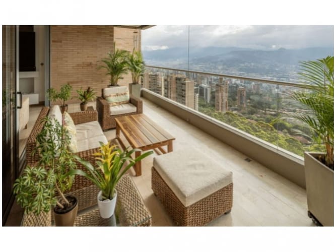 Apartamento de 3 alcobas en venta en Altos Del Poblado, Medellín, 298 m² · foto 21 de 24