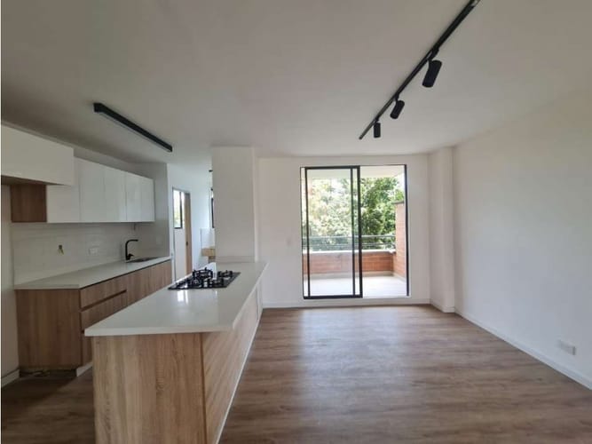 Apartamento de 2 alcobas en venta en El Poblado, Medellín, 116 m² · foto 2 de 16
