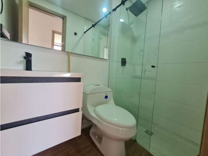 Apartamento de 2 alcobas en venta en El Poblado, Medellín, 116 m² · foto 5 de 16