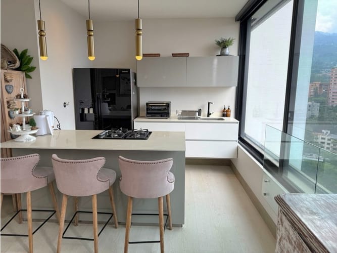 Apartamento de 1 alcoba en venta en El Poblado, Medellín, 86 m² · foto 5 de 17