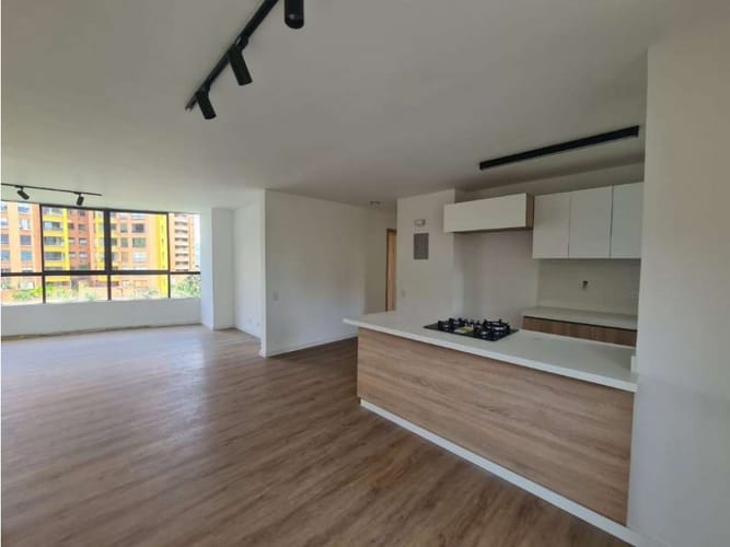 Apartamento de 2 alcobas en venta en El Poblado, Medellín, 116 m² · foto 14 de 16