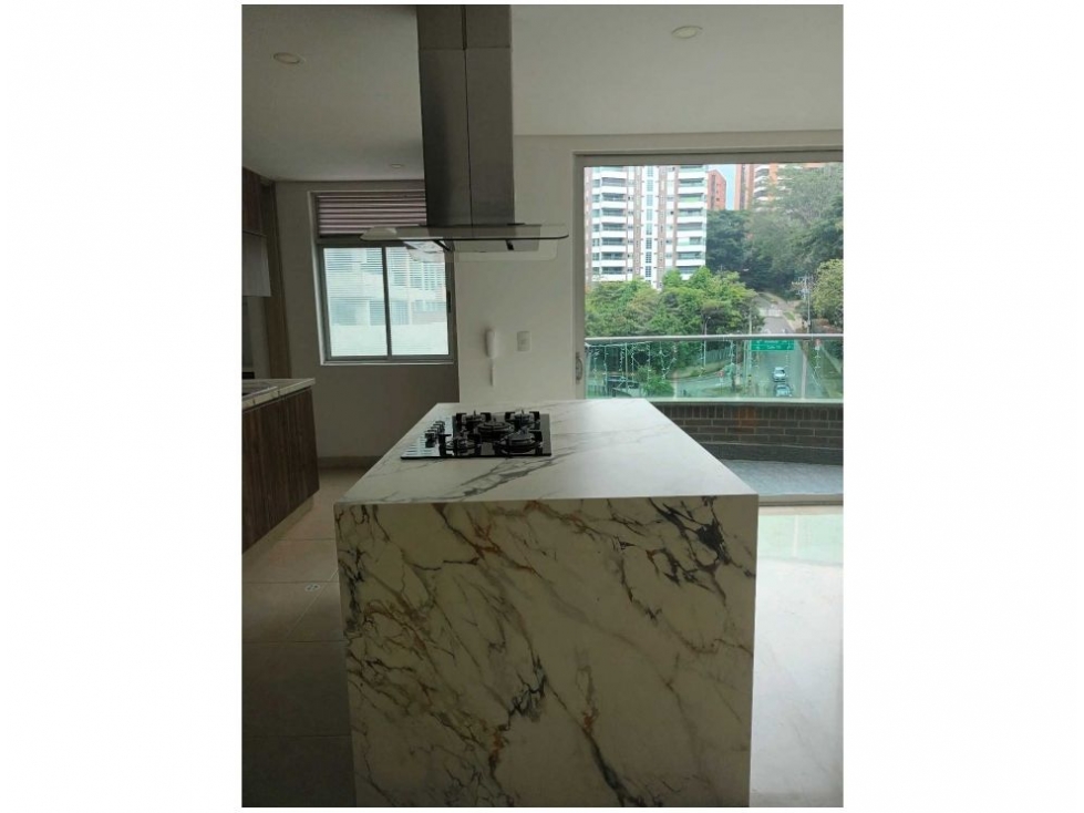 Apartamento en venta en Castropol, Medellín · foto 2 de 18