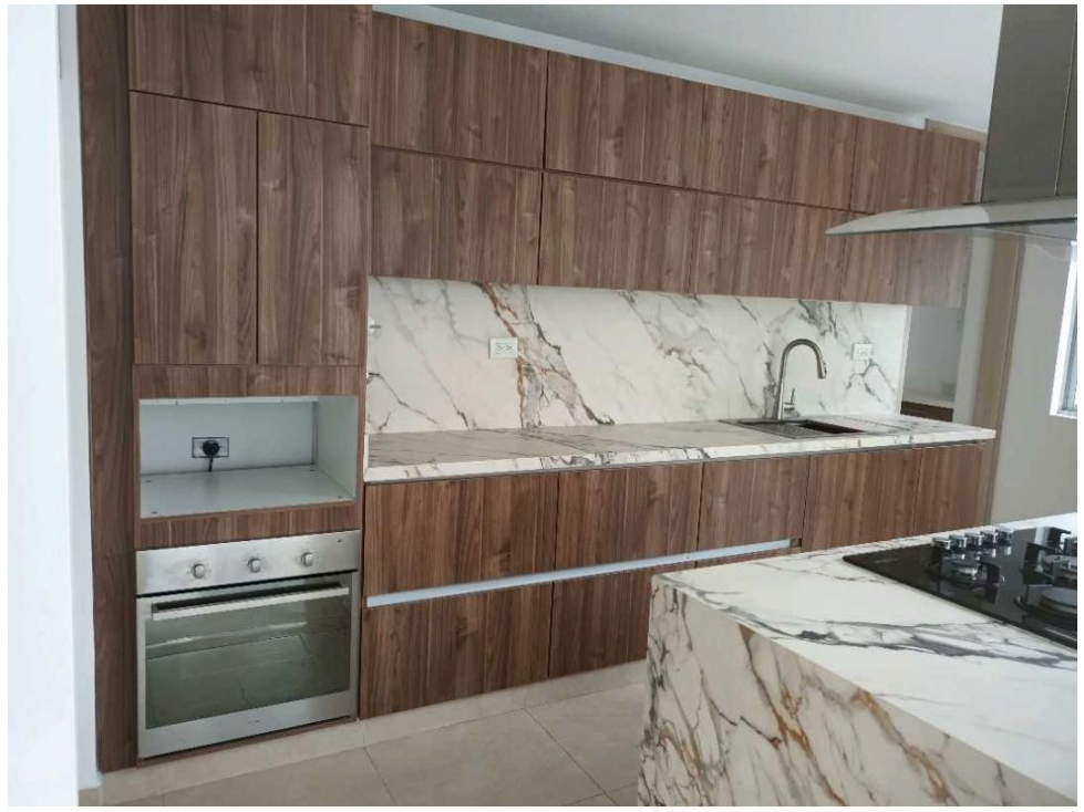 Apartamento en venta en Castropol, Medellín · foto 3 de 18