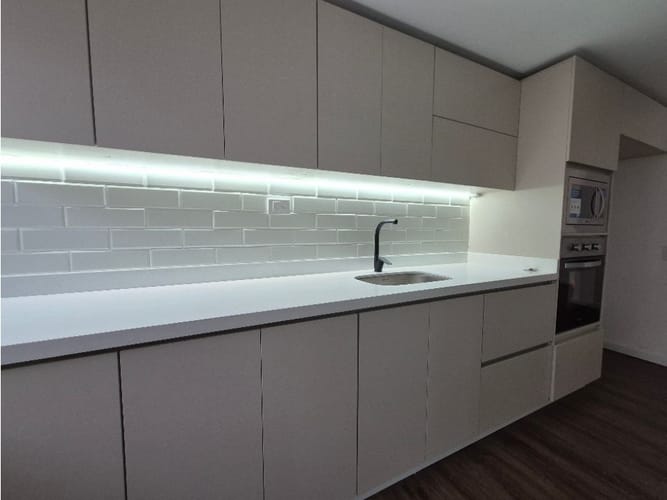 Apartamento de 2 alcobas en venta en El Diamante No. 2, Medellín, 84 m² · foto 5 de 14