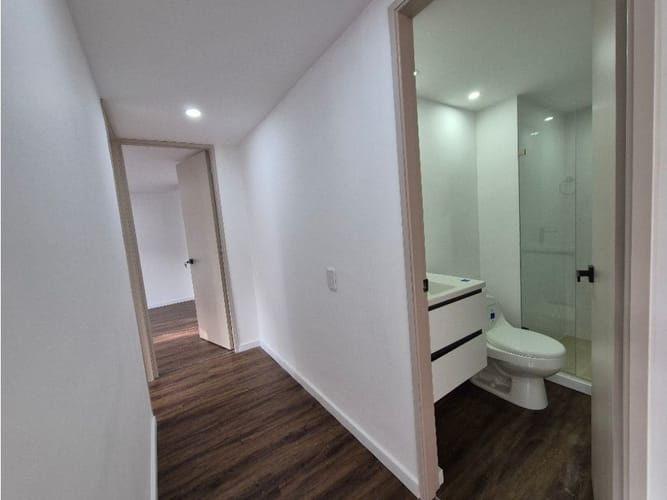 Apartamento de 2 alcobas en venta en El Diamante No. 2, Medellín, 84 m² · foto 7 de 14