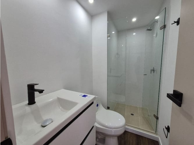 Apartamento de 2 alcobas en venta en El Diamante No. 2, Medellín, 84 m² · foto 8 de 14