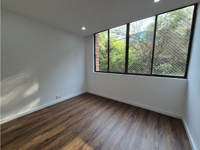 Apartamento de 2 alcobas en venta en El Diamante No. 2, Medellín, 84 m² · foto 9 de 14