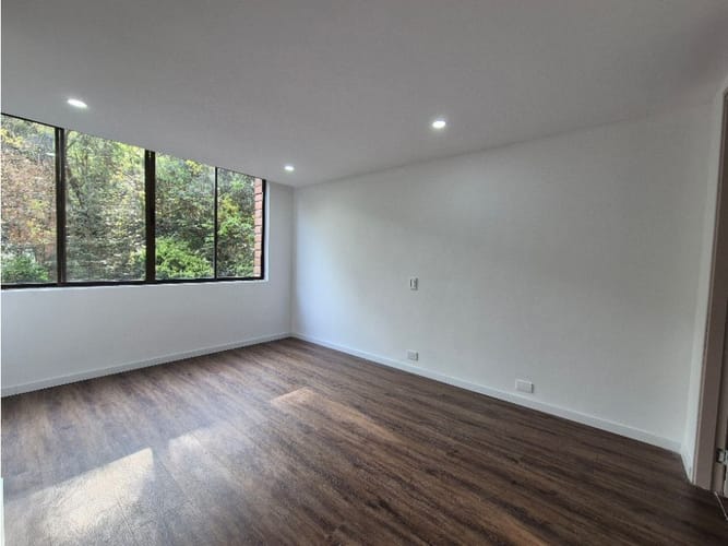 Apartamento de 2 alcobas en venta en El Diamante No. 2, Medellín, 84 m² · foto 10 de 14
