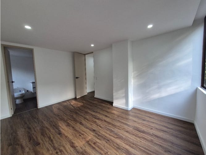 Apartamento de 2 alcobas en venta en El Diamante No. 2, Medellín, 84 m² · foto 11 de 14