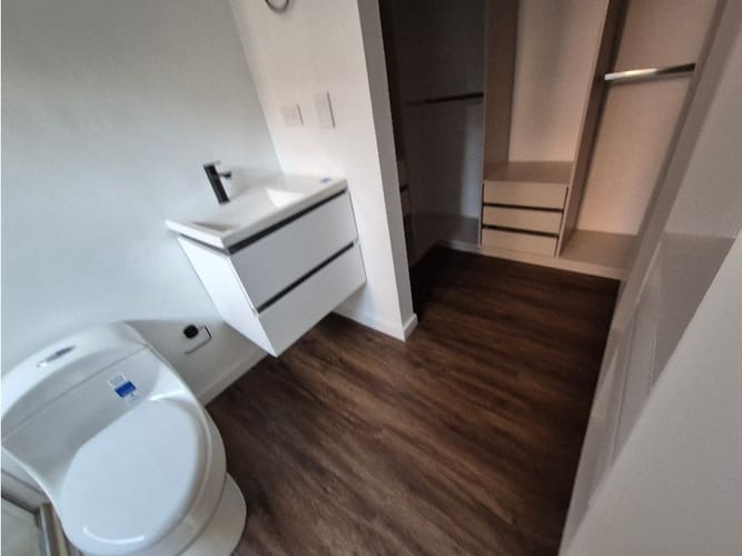 Apartamento de 2 alcobas en venta en El Diamante No. 2, Medellín, 84 m² · foto 12 de 14