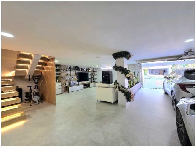 Casa de 4 alcobas en venta en Loma De San Jose, Sabaneta, 372 m² · foto 4 de 24