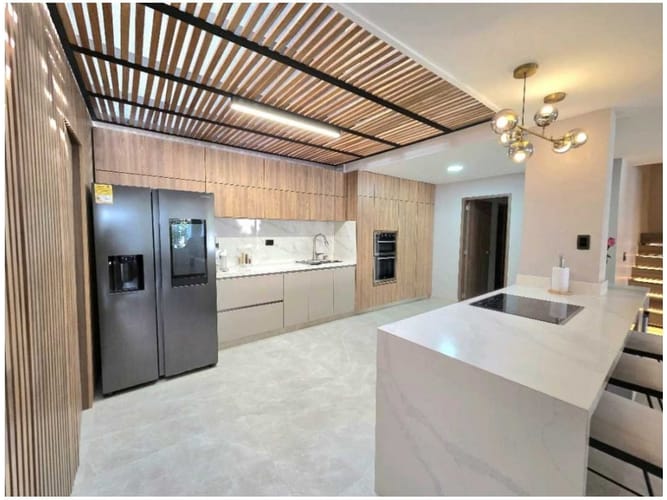 Casa de 4 alcobas en venta en Loma De San Jose, Sabaneta, 372 m² · foto 5 de 24