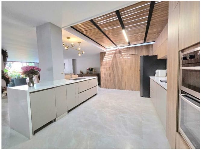 Casa de 4 alcobas en venta en Loma De San Jose, Sabaneta, 372 m² · foto 6 de 24