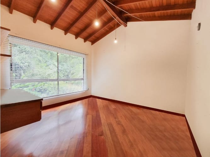 Casa de 3 alcobas en venta en Bosques De San Jorge, Envigado, 305 m² · foto 12 de 17
