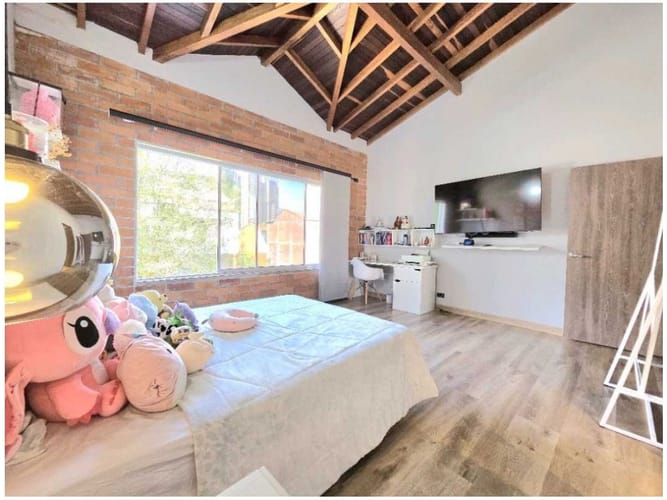 Casa de 4 alcobas en venta en Loma De San Jose, Sabaneta, 372 m² · foto 10 de 24