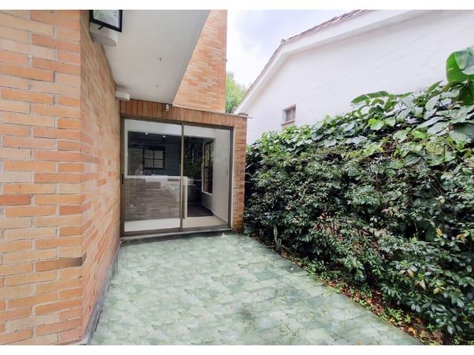 Casa de 3 alcobas en venta en Bosques De San Jorge, Envigado, 305 m² · foto 16 de 17