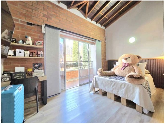 Casa de 4 alcobas en venta en Loma De San Jose, Sabaneta, 372 m² · foto 13 de 24