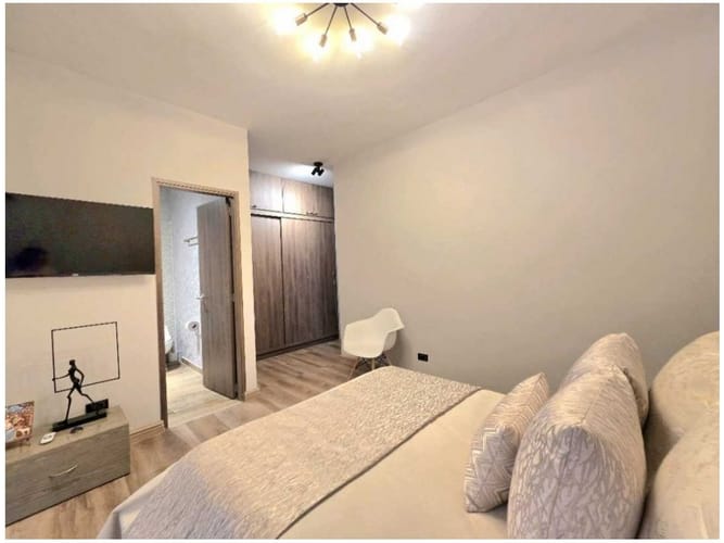 Casa de 4 alcobas en venta en Loma De San Jose, Sabaneta, 372 m² · foto 16 de 24