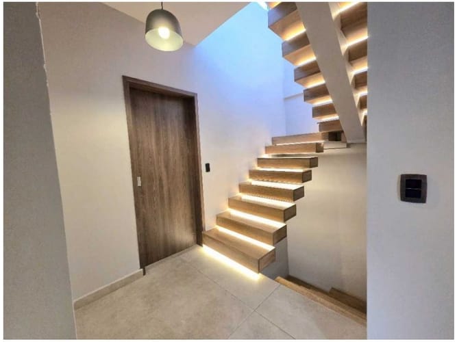 Casa de 4 alcobas en venta en Loma De San Jose, Sabaneta, 372 m² · foto 18 de 24