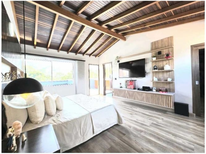 Casa de 4 alcobas en venta en Loma De San Jose, Sabaneta, 372 m² · foto 19 de 24